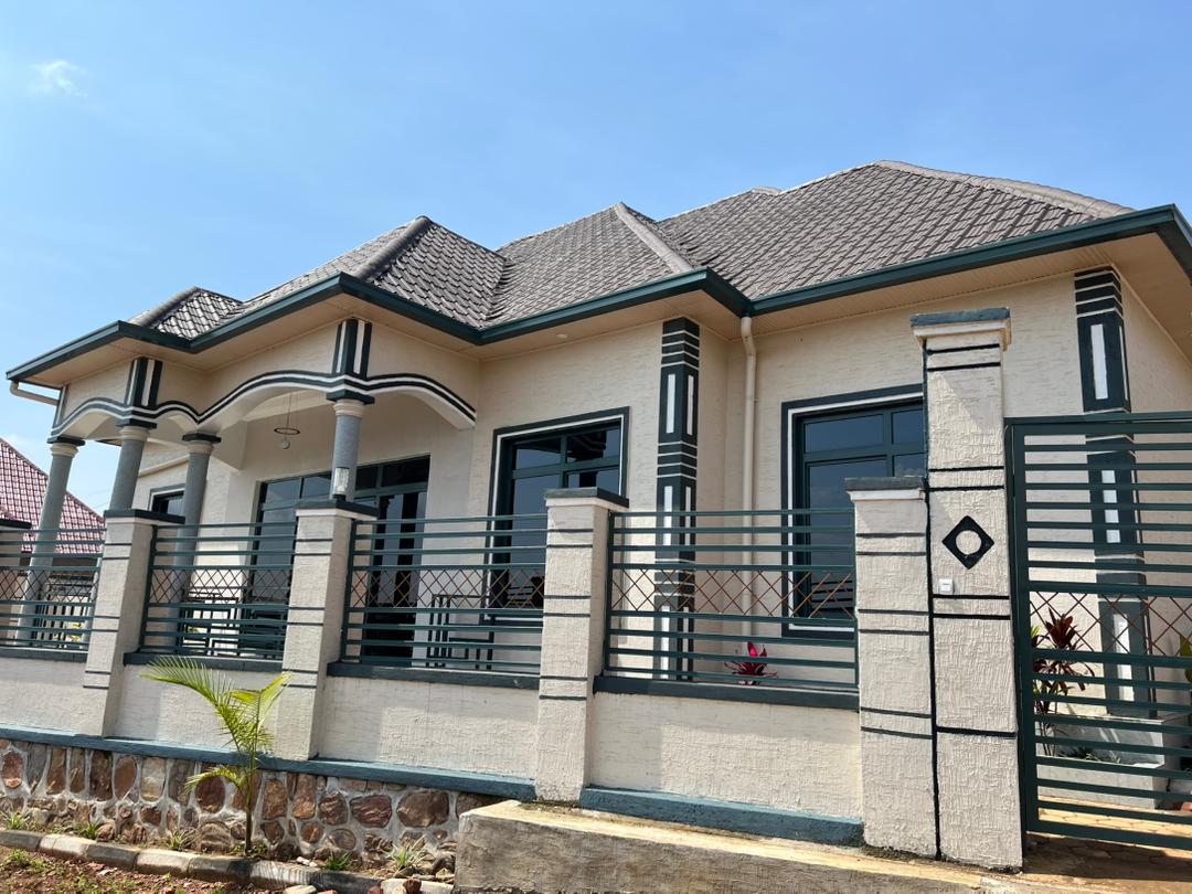 4 Bedroom House for Rent in Gihara on Tarmac Road