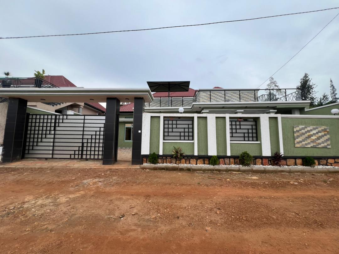 Modern 4 Bedroom House with Rooftop for Sale in Kagarama Kicukiro (Muyange)