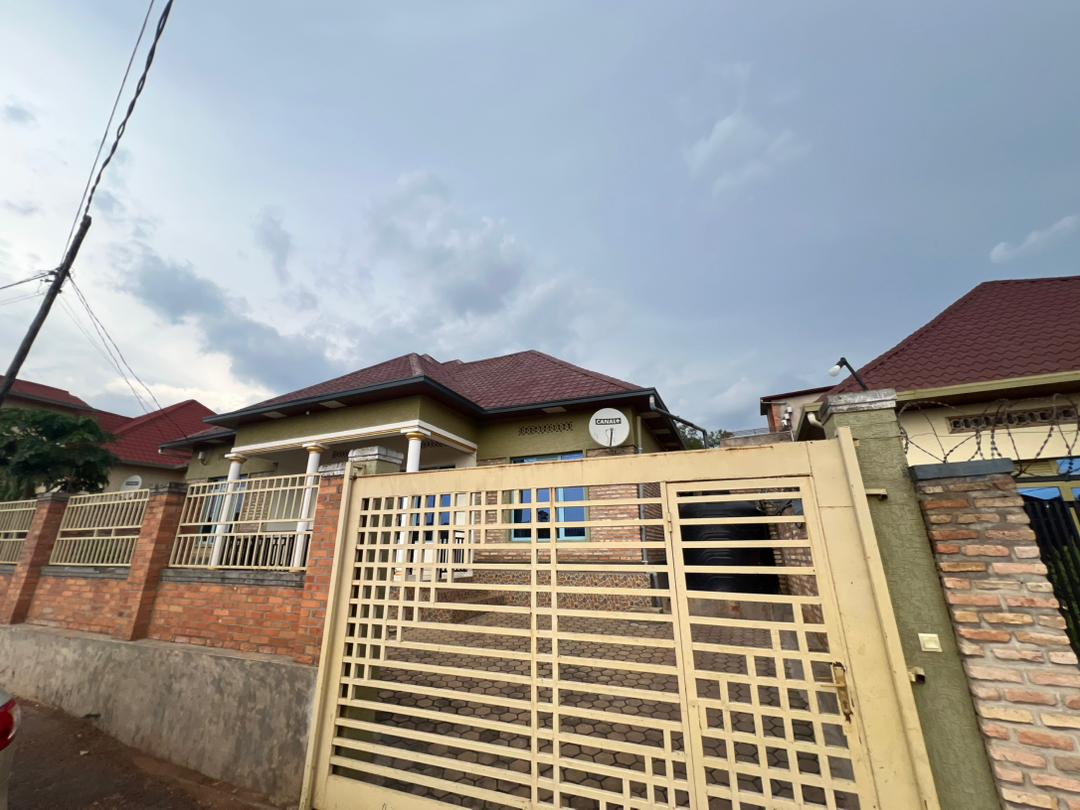 4 Bedroom House for Sale in Ruyenzi Kamonyi 