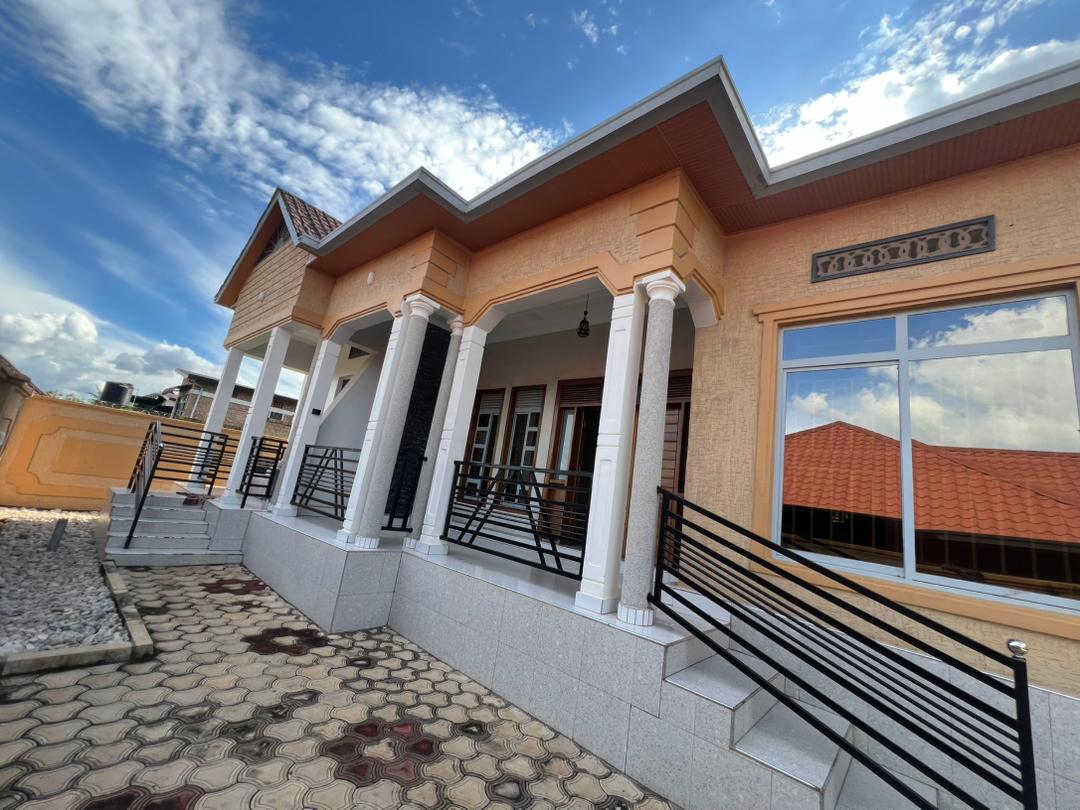 Modern 4 Bedroom House + Annex – Premium Finishing