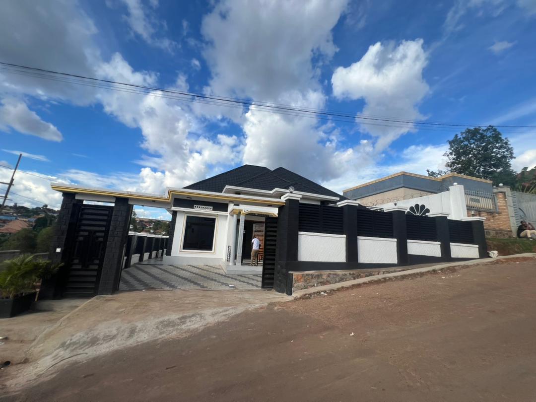 Modern 4 Bedroom House with City View + Annex __Kabeza
