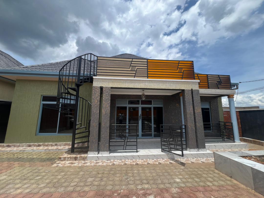 🏡 Bugesera Kanzenze – 4 Bedroom House with Rooftop Terrace (85M)